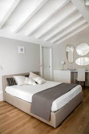 L'illuminazione in camera da letto con soffitto tenditore: Arredare La Camera I Consigli Dell Architetto Cose Di Casa