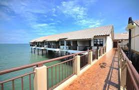 Pantai tanjung biru port dickson atau lebih dikenali sebagai blue lagoon, terletak lebih kurang 17 kilometer dari bandar port dickson. Senarai Homestay Murah Port Dickson Yang Selesa Cari Homestay