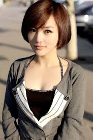The asymmetrical cut creates a lovely variation which accentuates the charm and loveliness of this hairstyle. 30 Cute Short Haircuts For Asian Girls 2019 Allkpop Forums