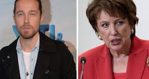 Explore tweets of roselyne bachelot @r_bachelot on twitter. 2021 Julien Dore His Tackle Well Felt To Roselyne Bachelot Current Woman The Mag