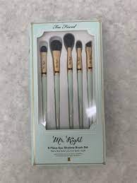 too faced mr right 5pc eye shadow brush