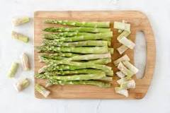 What is the best way to freeze fresh asparagus?