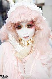 shironuri minori s pastel pink hair