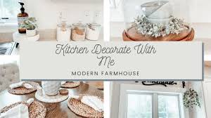 cozy modern farmhouse kitchen decorate