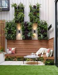20 Stunning Garden Wall Ideas To