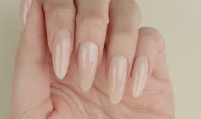 build almond shaped nails correctly