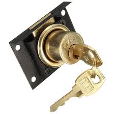 Raise all the pins on each lock to beat this puzzle. How To Pick A Desk Drawer Lock Techsmartest Com