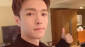 He is a chinese singer, songwriter, dancer, and actor. Who Is Lay Zhang The Exo Member Is Blowing Up On Twitter After His Grammys Debut
