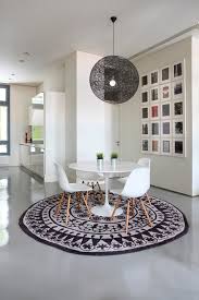 5 Ideas For Pulling Off Round Rugs