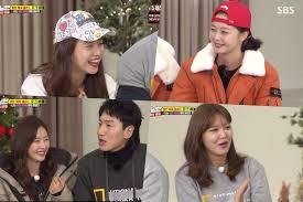 We're both actors, song ji hyo assured, before placing their hands on each other's shoulders. Song Ji Hyo Jun So Min And More Reveal Stories About Their Love Lives On Running Man Soompi