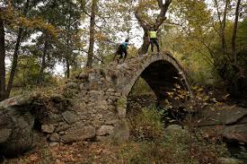 Ποταμός Κρουσοβίτης: φυσικό τοπίο, γεφύρια, χωριά | travel.gr