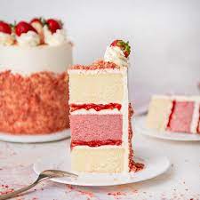 the best strawberry crunch cake recipe
