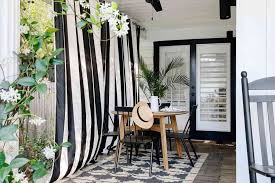 Decorating Your Outdoor Patio With Curtains