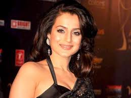 Ameesha Patel Height, Age, Husband, Family, Biography & More » StarsUnfolded