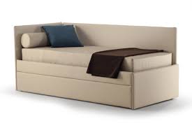 Il divano letto è la soluzione ideale per chi ha problemi di spazio in casa e non dispone. Volterra Divano Letto A Castello Perdormire Hotel