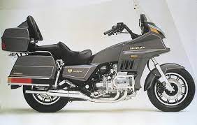 Honda GL 1200 Gold Wing - обзор, технические характеристики | myMot -  каталог мотоциклов и все объявления об их продаже в одном месте