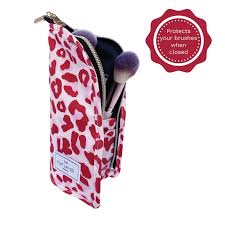 standing brush case in pink leopard print