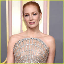 golden globes jessica chastain makeup
