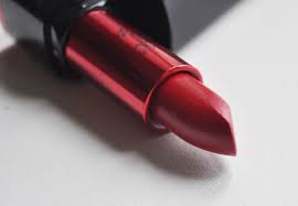 moulin rouge artist lipstick swatch