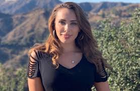 Her breast/bra size 35, waist size 27 & hip size 35 inches. Iulia Vantur Biography Wife Children Life Story Movies Career Birthday Family Height Age Net Worth Infoflick Com