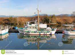 We did not find results for: Perfil Del Pequeno Barco De Pesca Imagen De Archivo Imagen De Exterior Cara 113886623