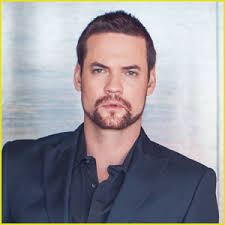 Shane West suits up for a feature in Da Man magazine&#39;s December/January 2014 issue, out on newsstands now! Here&#39;s what the 35-year-old actor had to share ... - shane-west-da-man-magazine-feature-december-january-2014