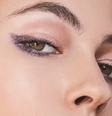 minimal makeup eyeshadow trend estée