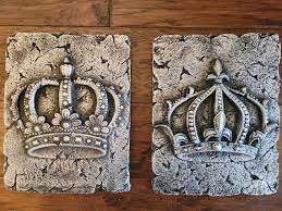 Set Of 2 Crown Wall Plaques Decor Pick