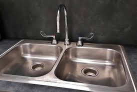 kitchen sink smells like rotten eggs