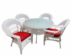 why outdoor white wicker furniture