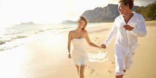 La comodità è una regola fondamentale: Matrimonio In Spiaggia 14 Abiti Da Sposa Per Celebrare In Riva Al Mare