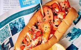 traditional maine lobster roll