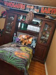 You walk into a space where the adventures and excitement of universal orlando resort's theme parks are integrated into your hotel room. Jurassic Park Jurassic World Bedroom Children Room Boy Cool Kids Bedrooms Boys Bedrooms