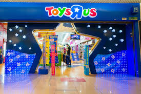 a giant toys r us is opening in midtown