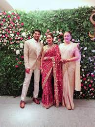 Actor arya entertainment sayesha saigal. Arya And Sayyesha Saigal Wedding Reception In Chennai Photos