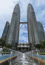 A double decker skybridge at 41st and 42nd floors connect the two towers. Petronas Twin Towers Malaysia 11 Great Spots For Photography