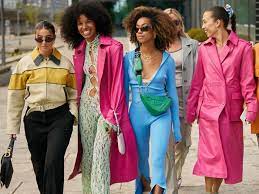 Summer 2023 High Street Fashion Trends gambar png