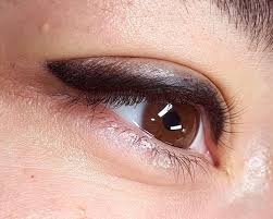 Image result for imagenes de tatuajes de lineas en los ojos