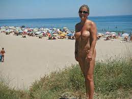 ⓵ Frauen nackt am Strand ✓
