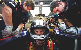 De duitser was met een 1.54.101 nipt sneller dan de ferrari's van felipe massa en fernando alonso. The Curious Case Of Sebastian Vettel 2010 F1 Race Reviews