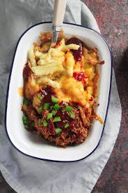 baked mac cheese with pulled pork