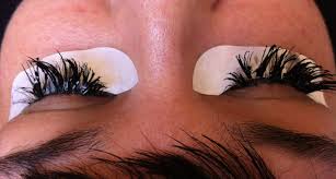 7 signs your eyelash extensions could