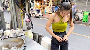 UNMASKED Roti Lady! 🥰 The Most beautiful & Hard Working Girl In Bangkok 