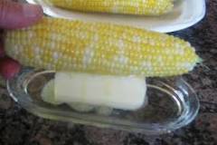 Do you put corn in cold or boiling water?