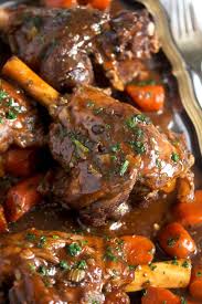 slow cooker lamb shanks with red wine