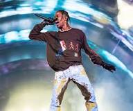 who-was-performing-with-travis-scott-at-astroworld