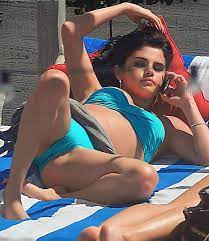 Selena Gomez fresh 🥰 : rSelenaGomezHot