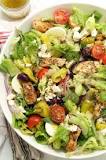 Does Greek salad contain egg?