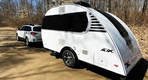 travel trailers with bathroom