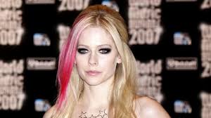 See more ideas about avril lavigne, avril lavigne style, avril lavingne. There S Now So Much Evidence For The Avril Lavigne Has Been Dead For 13 Years Capital